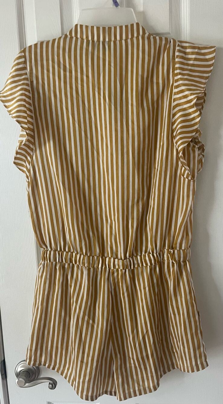 Karlie womens Short Romper, Ruffled sleeve, Size M, $28, B53